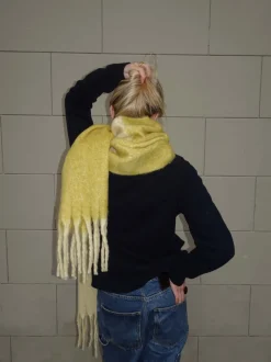 Gale tørklæde - Gul/off white
