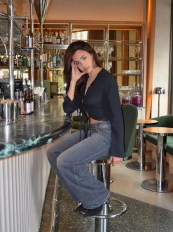 Giorgia satinbluse med bindebånd - Sort