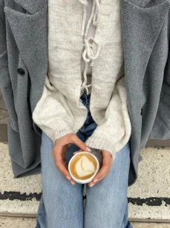 Gunilla strikket cardigan med bindedetaljer - Beige