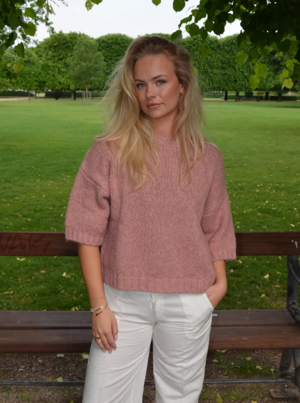 Hedvig striktrøje med korte ærmer - Lyserød