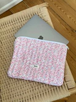 Honey computer sleeve - Hvid med lyserøde/blå blomster