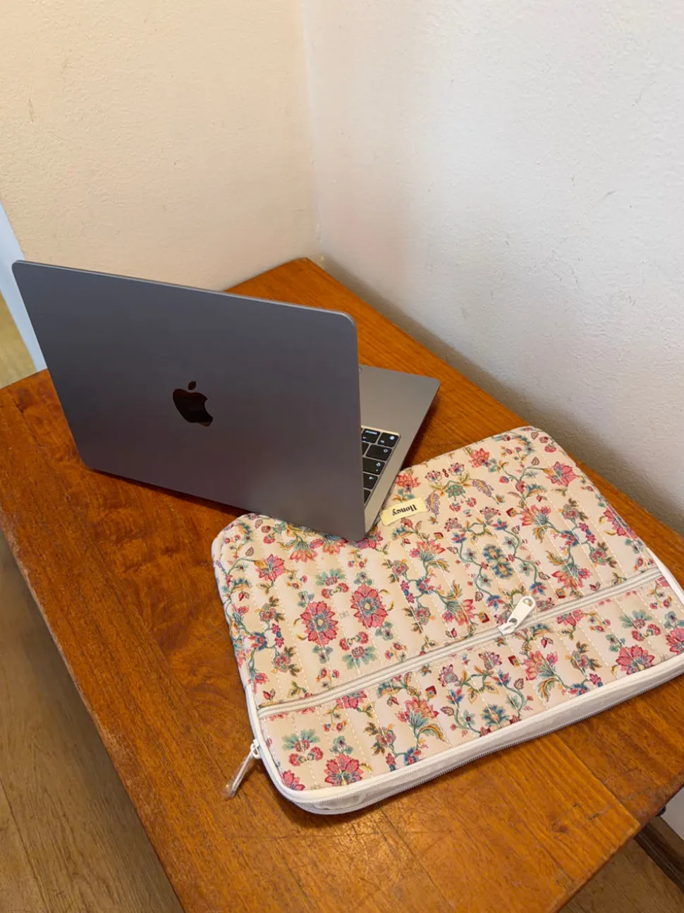 Honey computer sleeve - Off white med blomster