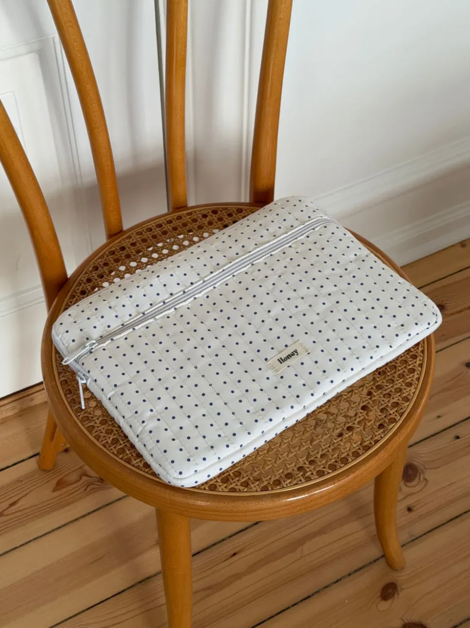 Honey computer sleeve med prikker - Hvid/blå