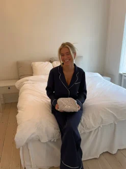 Honey lille toilettaske - Hvid med blå blomster