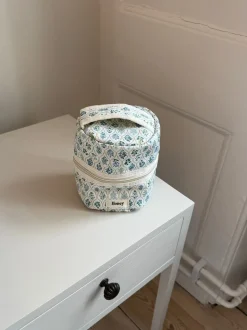 Honey lille toilettaske - Hvid med forskellige blomster