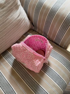 Honey lille toilettaske - Pink med små blomster
