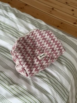 Honey lille toilettaske med mønster - Beige/rød