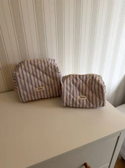 Honey lille toilettaske med striber - Blå/hvid/rød