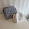 Honey lille toilettaske med broderi - Hvid