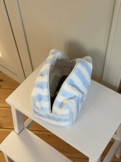 Honey lille toilettaske med striber - Hvid/blå