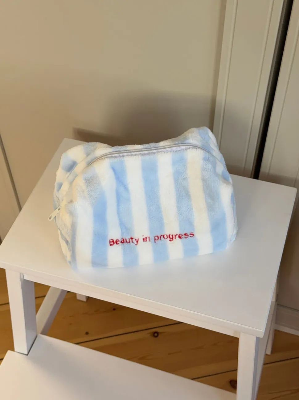 Honey lille toilettaske med striber - Hvid/blå