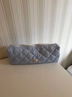 Honey stor toilettaske med striber - Lyseblå/hvid