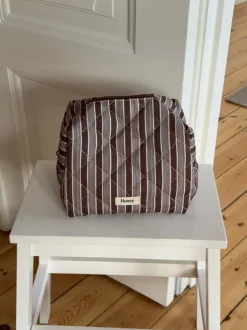 Honey stor toilettaske med striber - Brun/hvid
