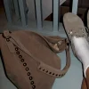Ibi taske med nitter - Beige