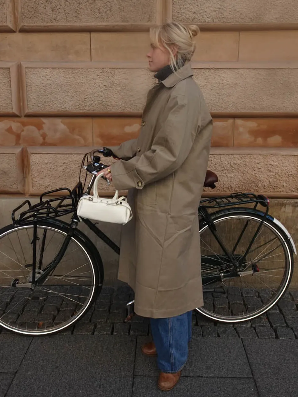 Ines håndtaske med spænde - Hvid