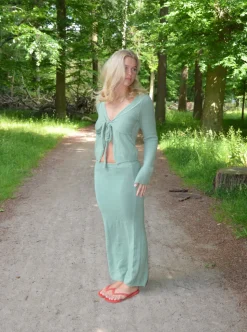 Ines maxinederdel i strik - Støvet grøn