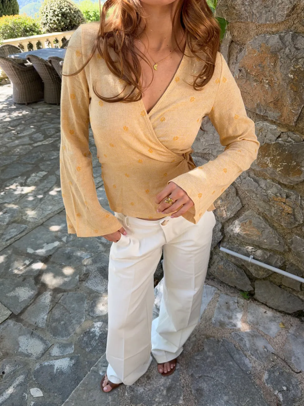 Isabeau bluse med bindedetalje - Gul