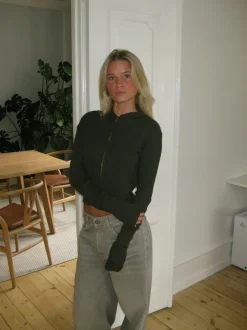 Isaline ribbet hoodie med zip - Brun