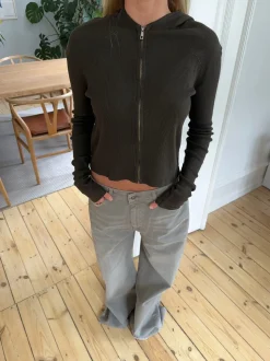 Isaline ribbet hoodie med zip - Brun