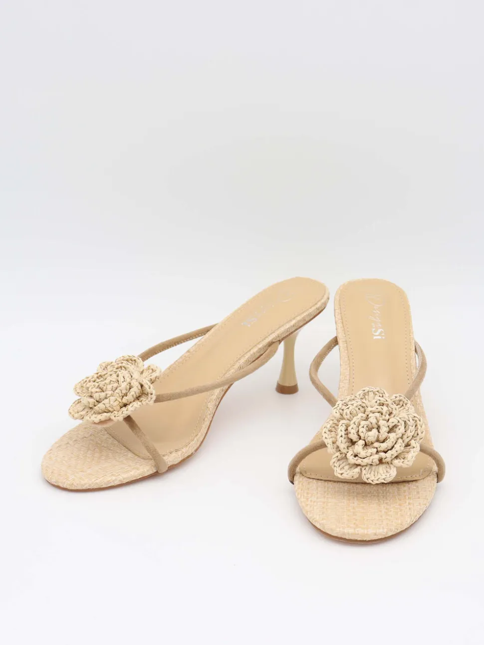 Jenna stiletter med flettet blomsterdetalje - Off white