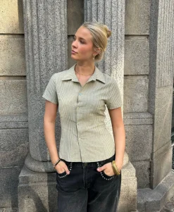 Josephine figursyet skjorte med korte ærmer - Grøn/hvid