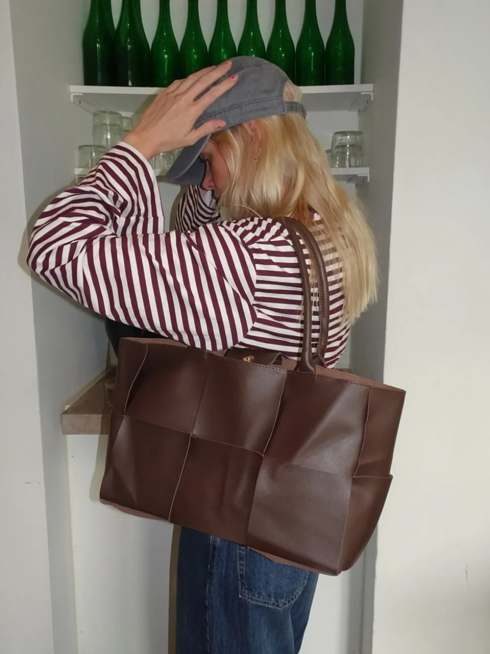 Kaia skuldertaske med flet - Brun