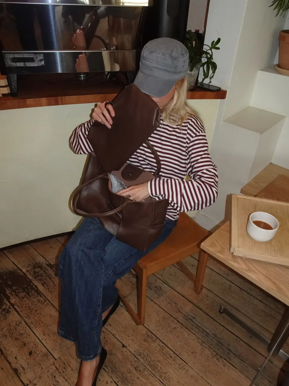 Kaia skuldertaske med flet - Brun