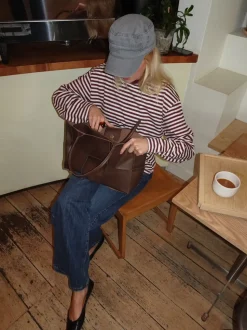 Kaia skuldertaske med flet - Brun