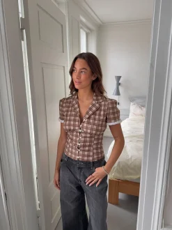 Kassandra figursyet skjorte med tern - Brun/hvid