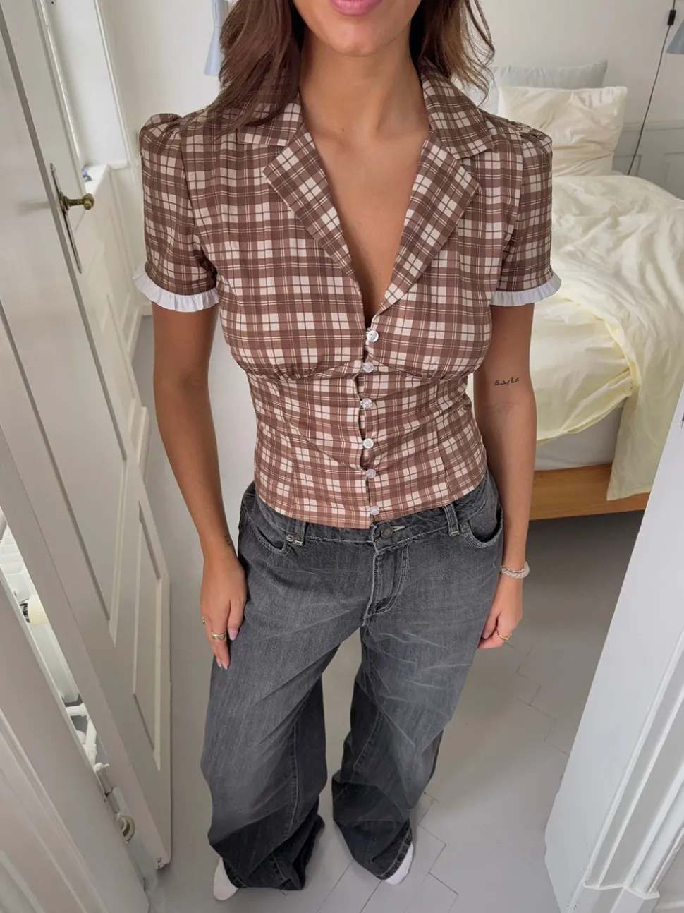 Kassandra figursyet skjorte med tern - Brun/hvid