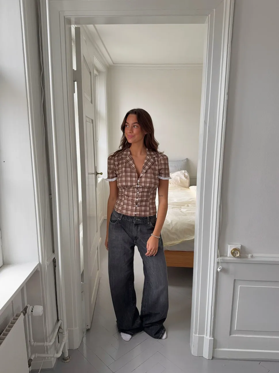 Kassandra figursyet skjorte med tern - Brun/hvid