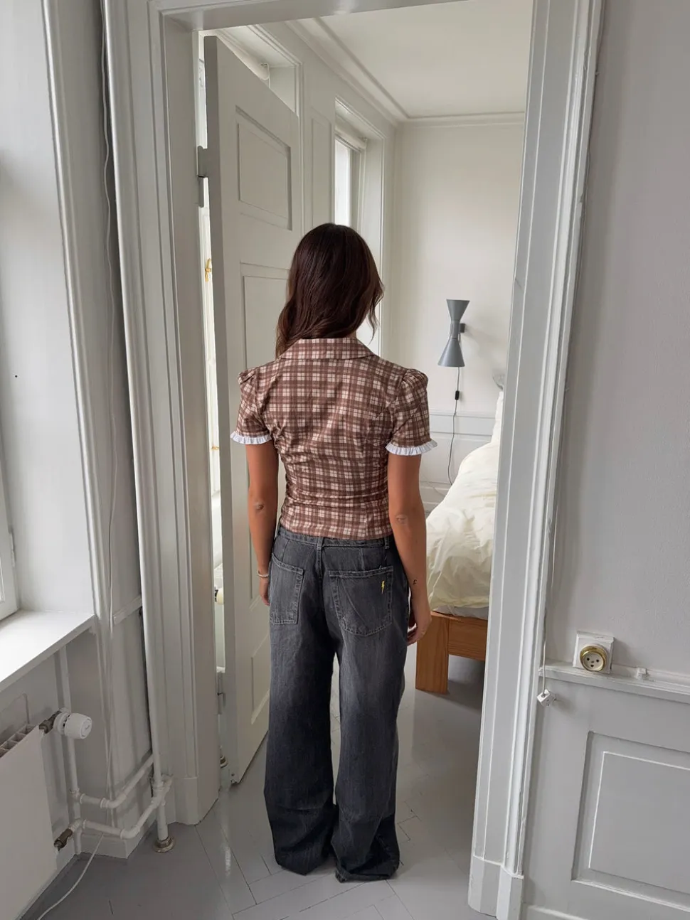 Kassandra figursyet skjorte med tern - Brun/hvid
