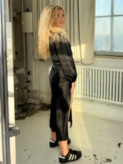 Katja satinkjole - Sort
