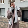 Kehlani halstørklæde i strik - Lys grå