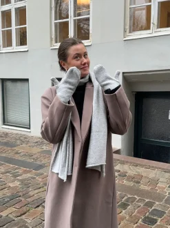 Kehlani halstørklæde i strik - Lys grå
