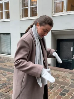 Kehlani luffer i strik - Lys grå