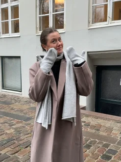 Kehlani luffer i strik - Lys grå