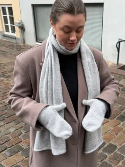 Kehlani luffer i strik - Lys grå