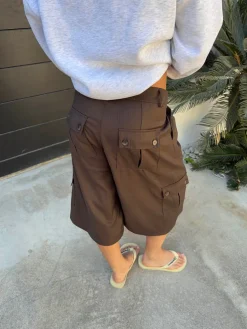 Kelsey bermudashorts med nålestriber - Brun