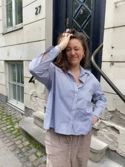 Kendall skjorte med striber - Lysegrå/hvid