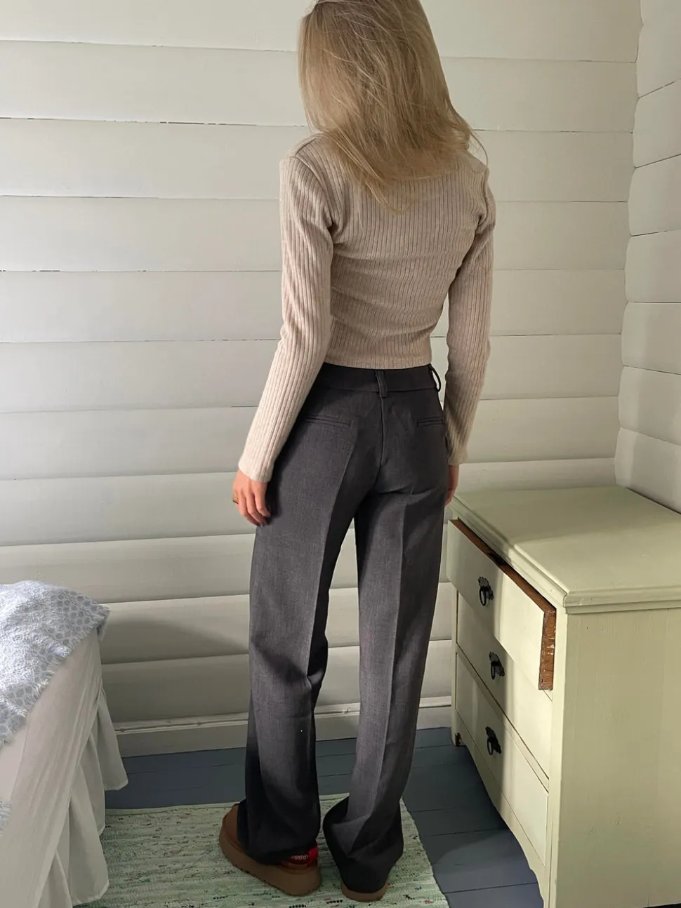 Kienna lavtaljede suitbukser - Grå