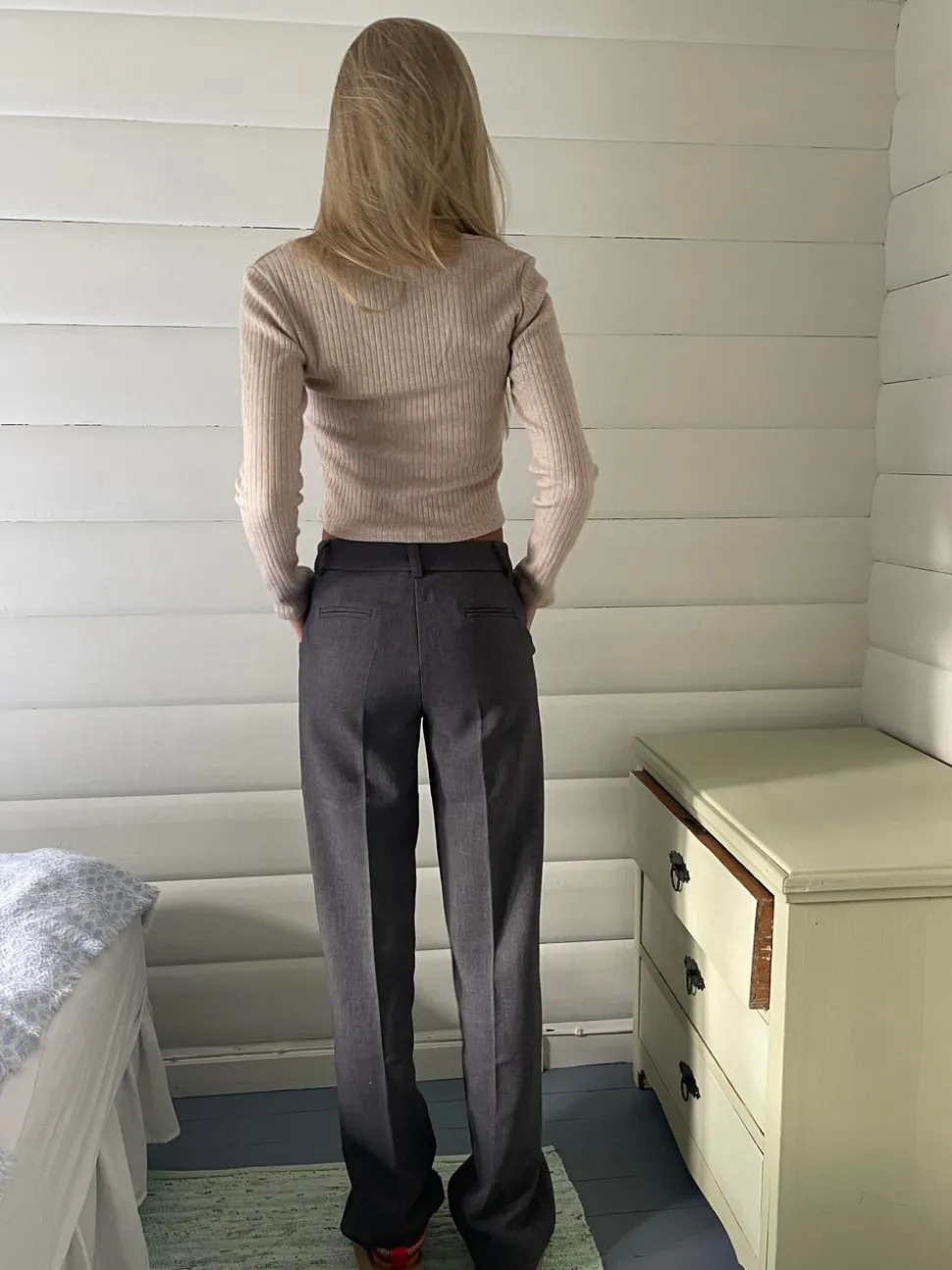 Kienna lavtaljede suitbukser - Grå