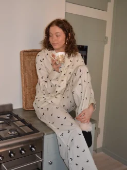 Kyla pyjamasskjorte med halvmåner - Beige