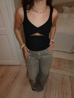 Lana top med blonder - Sort