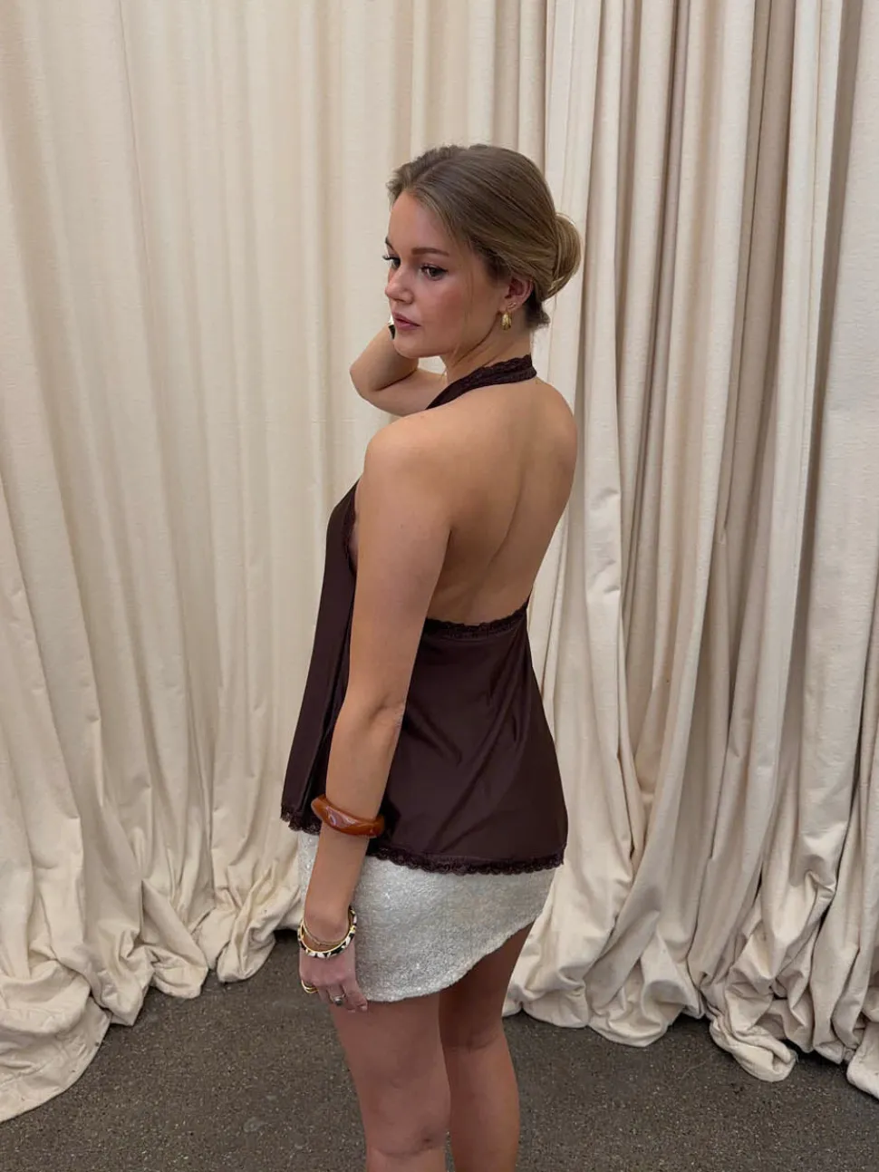 Laticha halterneck top med blonder - Brun