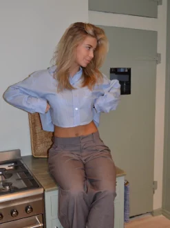 Lavinia stribet cropped skjorte - Blå/hvid