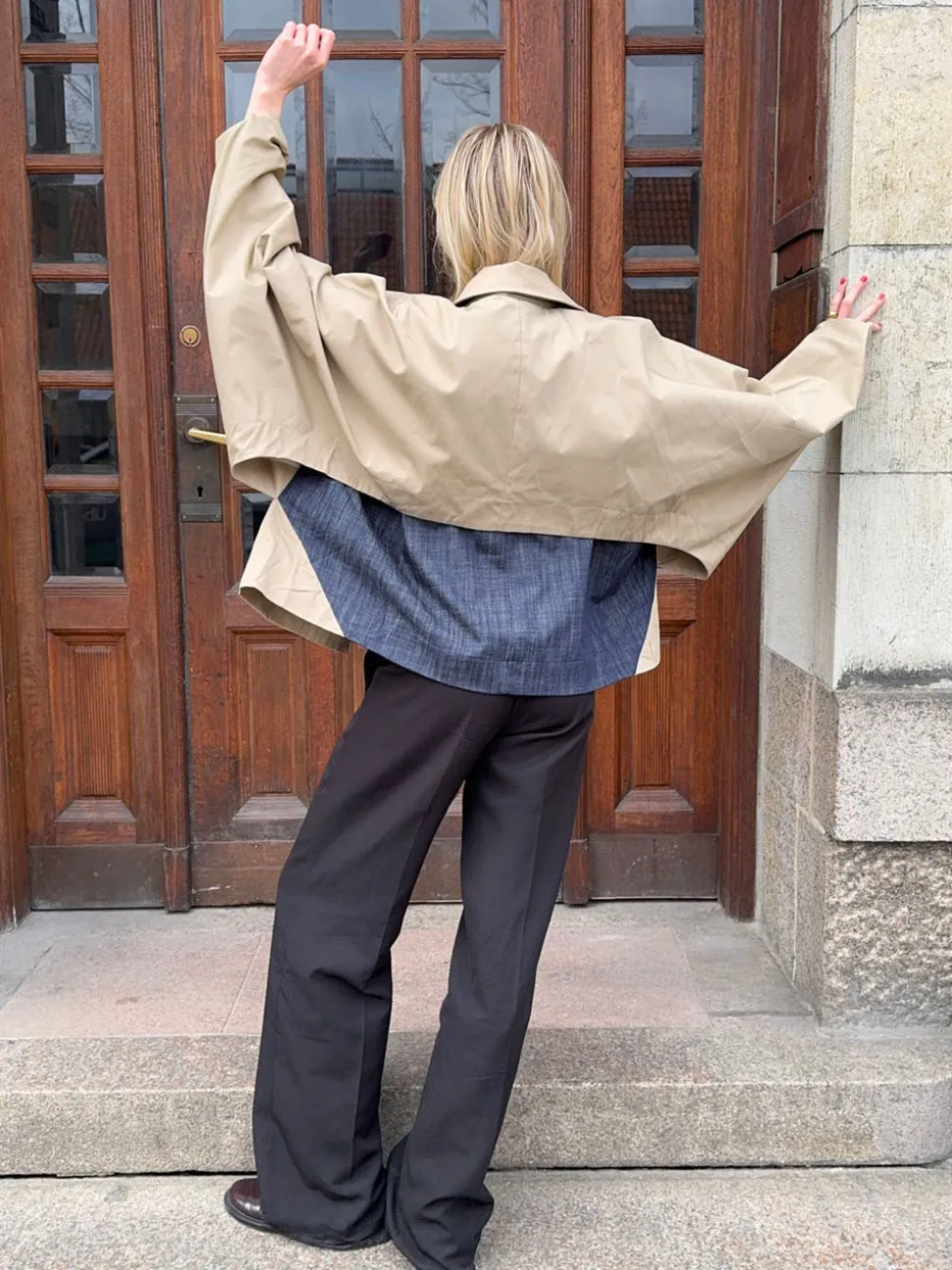 Lenaya jakke med denimryg - Beige