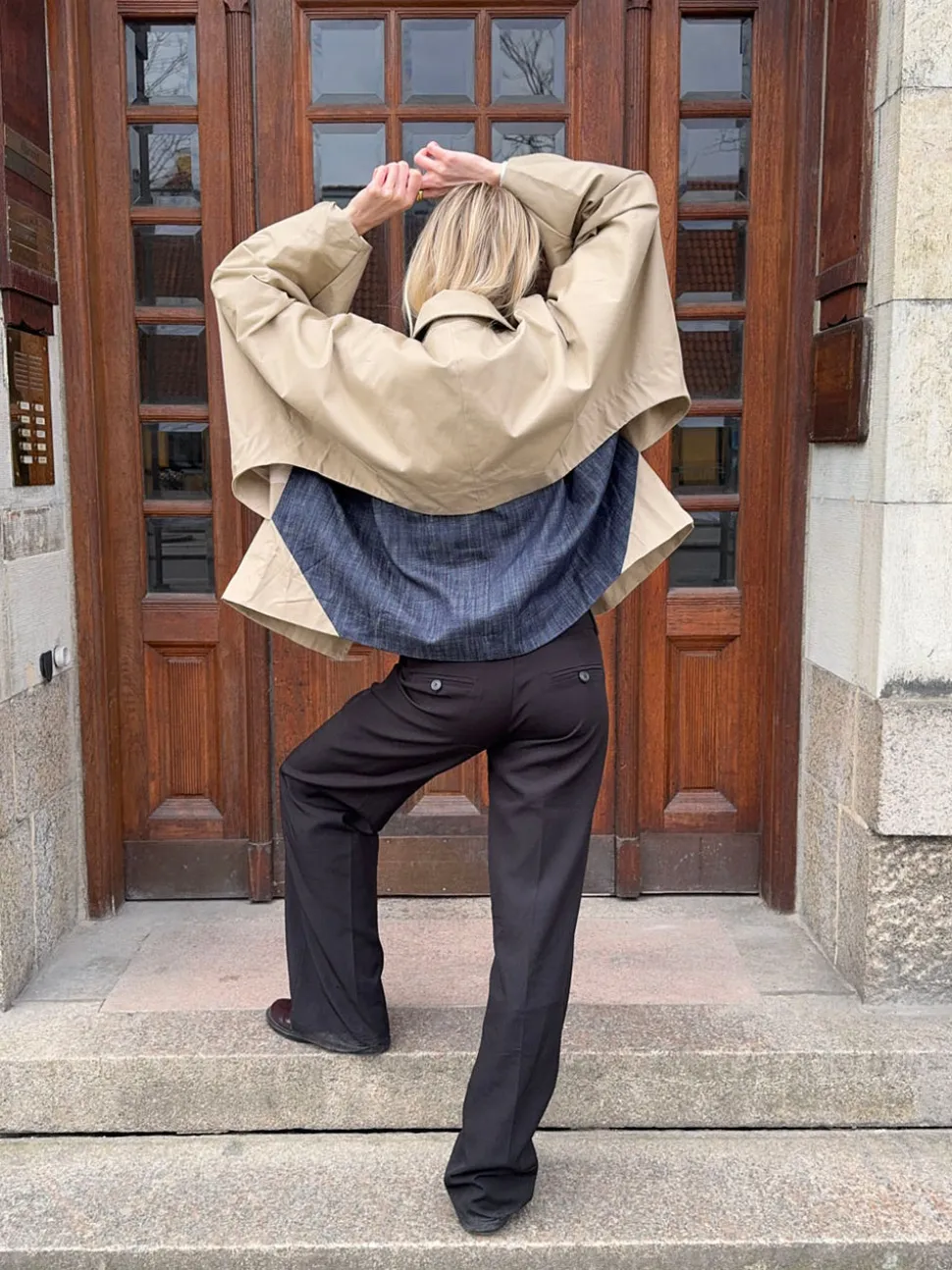 Lenaya jakke med denimryg - Beige