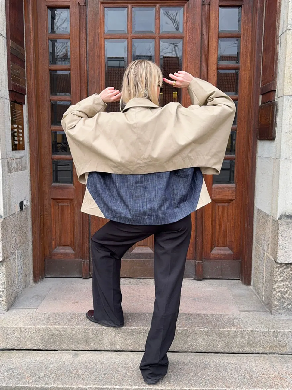 Lenaya jakke med denimryg - Beige