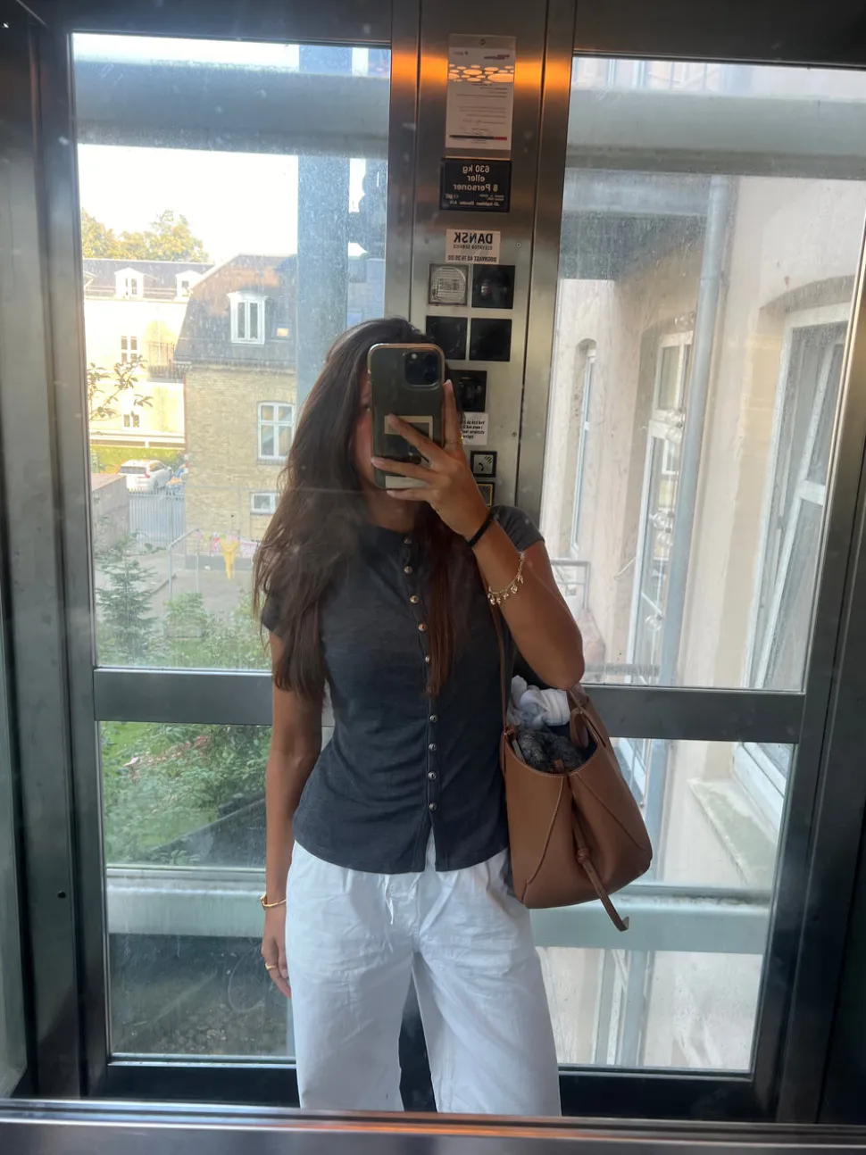 Leonie top med knapper - Grå